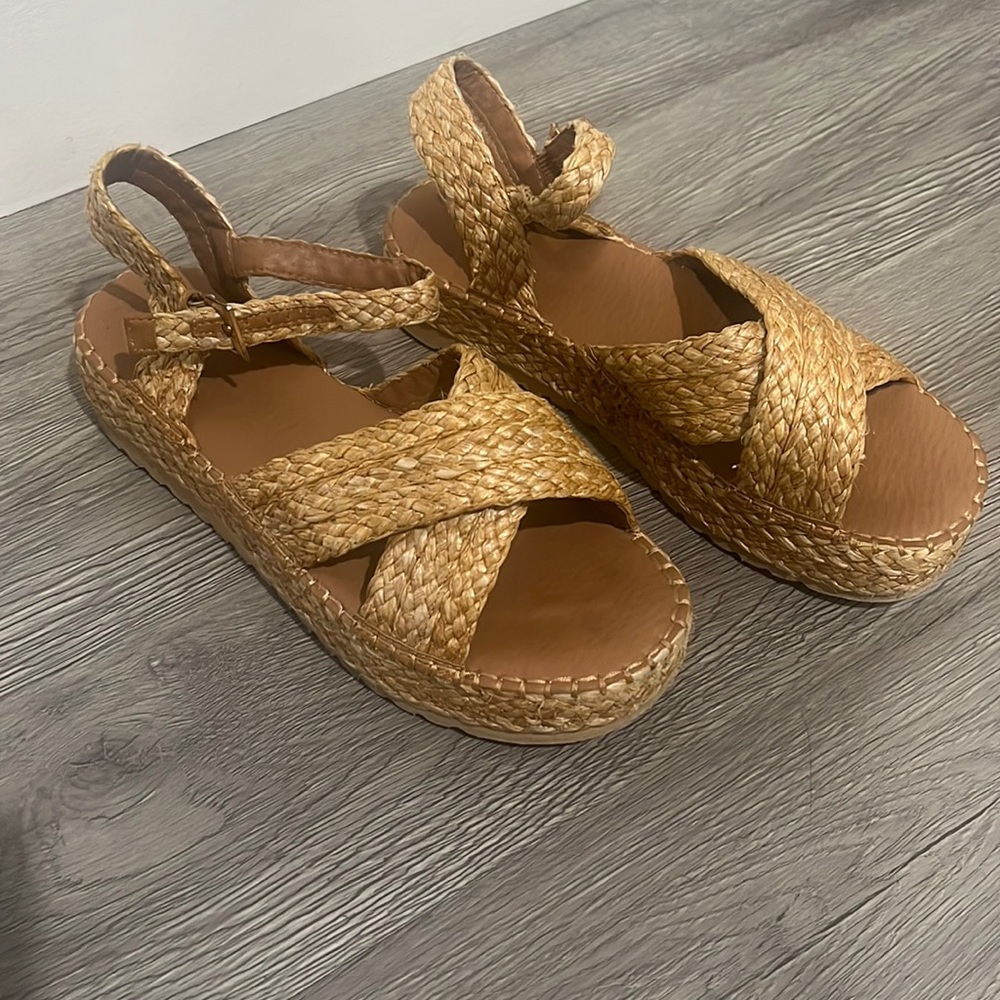 Platform sandals by Coconut/ by Matisse size 10